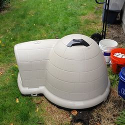 DOG HOUSE,  Indigo igloo By Petmate