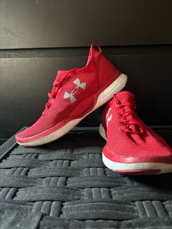Men’s shoes under armor