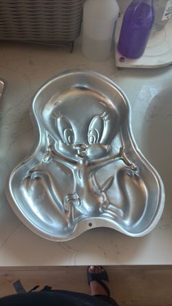 Novelty tweety baking pans $20 each