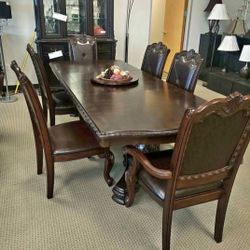 KIERA BROWN FORMAL DINING SET
7-Piece (Table+6 Side Chairs)