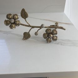 Curtain Holder
