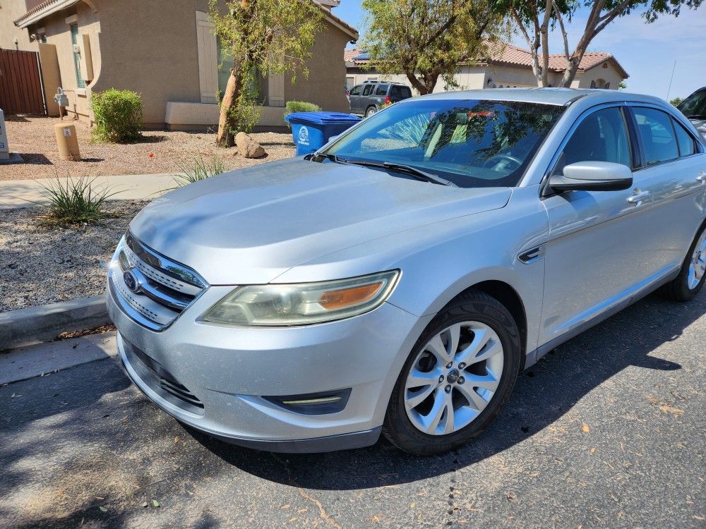 2011 Ford Taurus