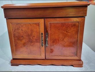Ultimate jewelry box. 16”w, 13”h, 91/2d