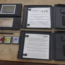 Nintendo DS lite USG-USA-1 WITH CHARGER PEN 6 GAMES MARIO KART DS , I CARLY ACTIVE VISION DS , TONY HAWK'S DOWNHILL JAM DS , THE TRUTH OF SQUARE DS , 