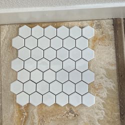 Tile 2’ GLOSSY WHITE HONEYCOMB HEX