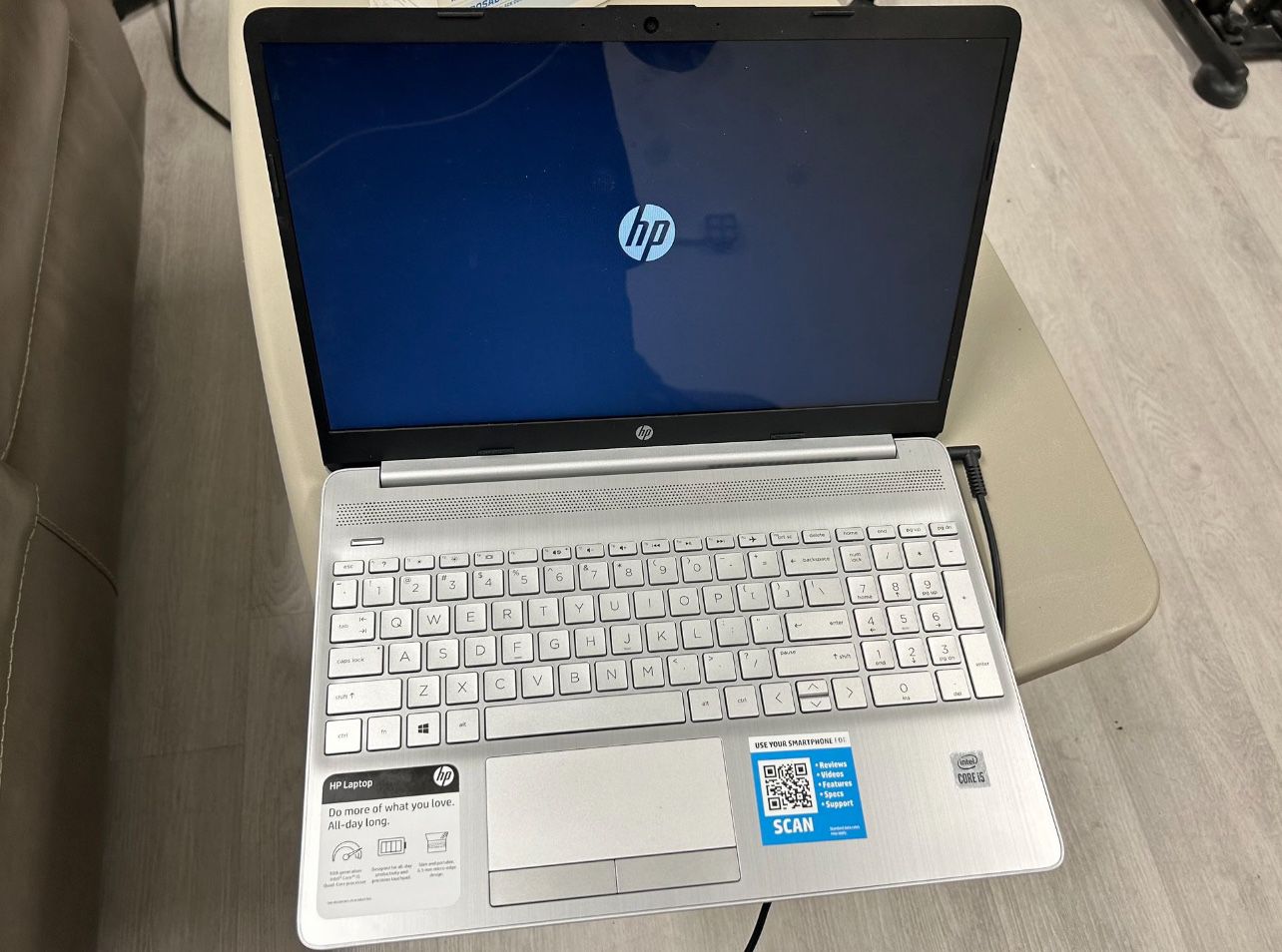 HP Laptop 15-dw2065st i5 8gb Ram 256gb SSD