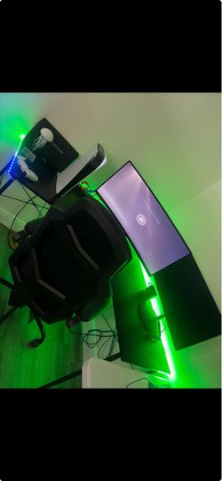 Mesa de juego , monitor , silla
