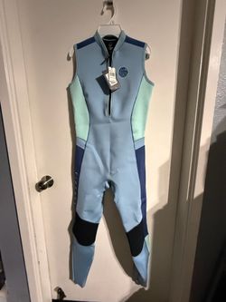 BNWT Women’s Rip Curl  G-bomb wetsuit size 12