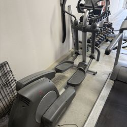 Life Fitness X9i Club Series Elliptical Trainer