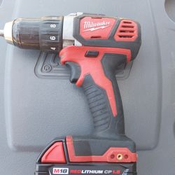 MILWAUKEE DRILL 18V LITHIUM WITH BATTERY (NO CHARGER)