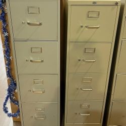 4-Drawer File Cabinet 