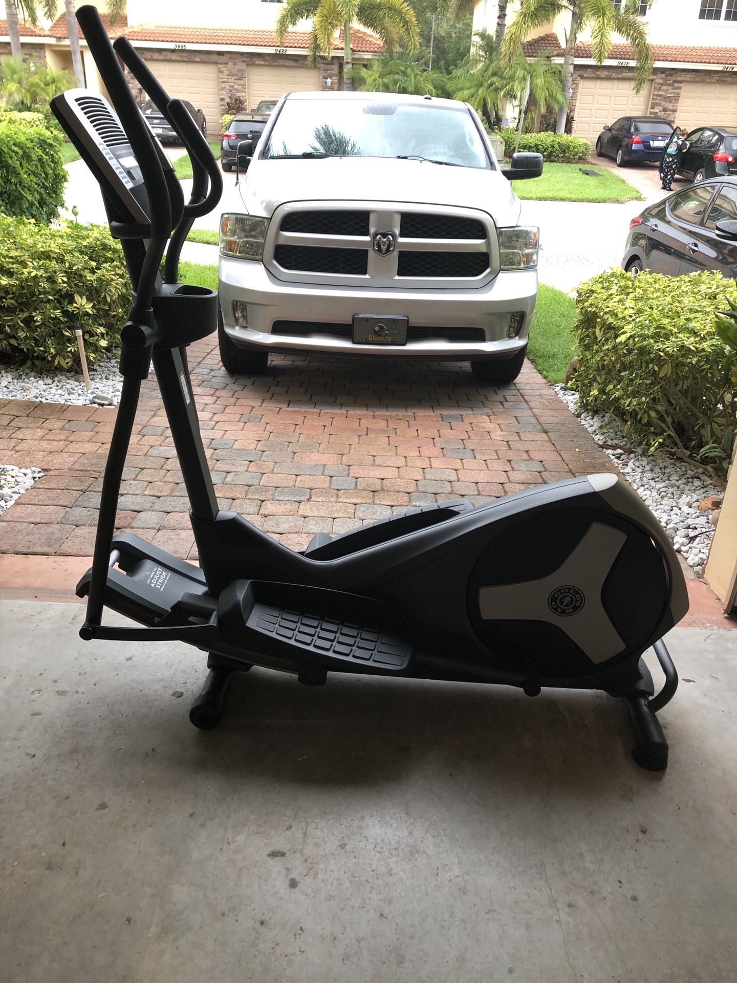 GOLDS GYM Stride Trainer 595 with extra console