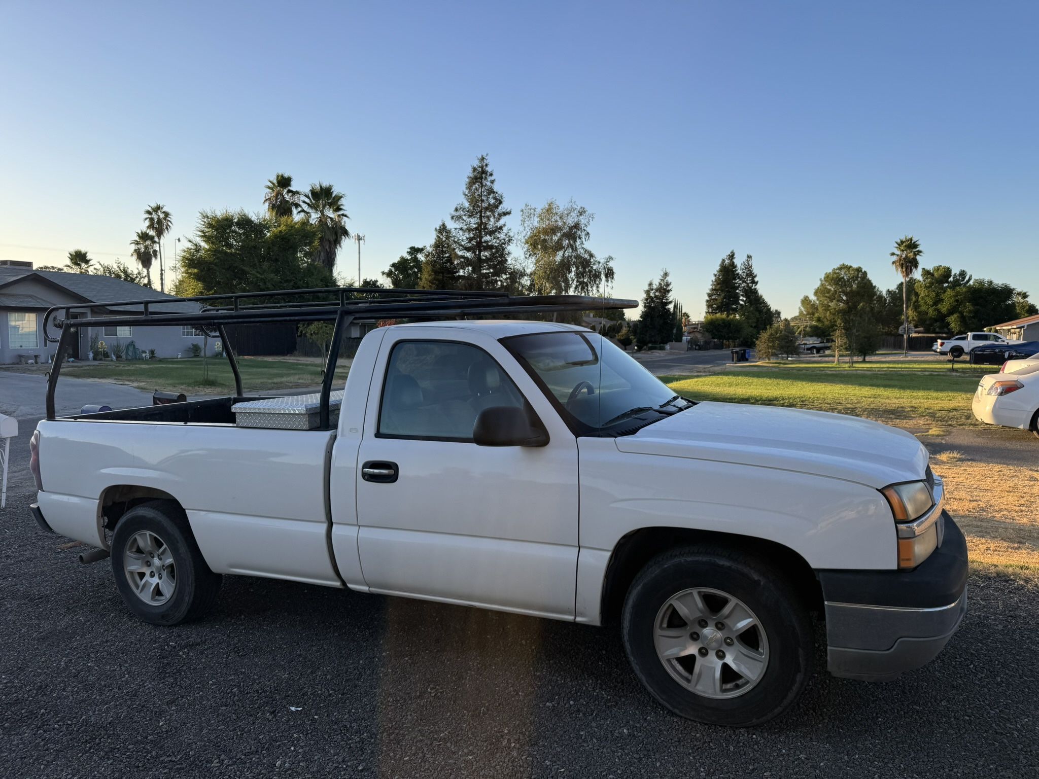 tool box and roof rack 