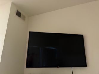 SMART LG FLAT SCREEN TV
