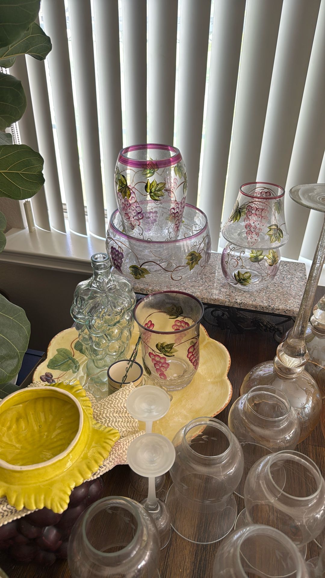 Grape Themed Glass And Decor