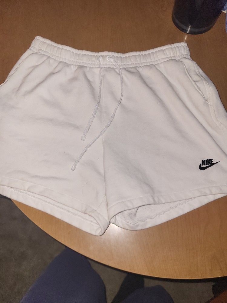 white nike shorts XL