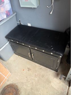 Salon Bench