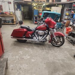 Harley  Davidson  / Street Glide 