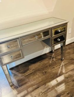 Sideboard table