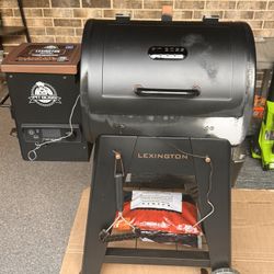 Pitboss Lexington Smoker Grill