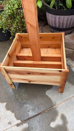 Cedar wood planter with 8’post