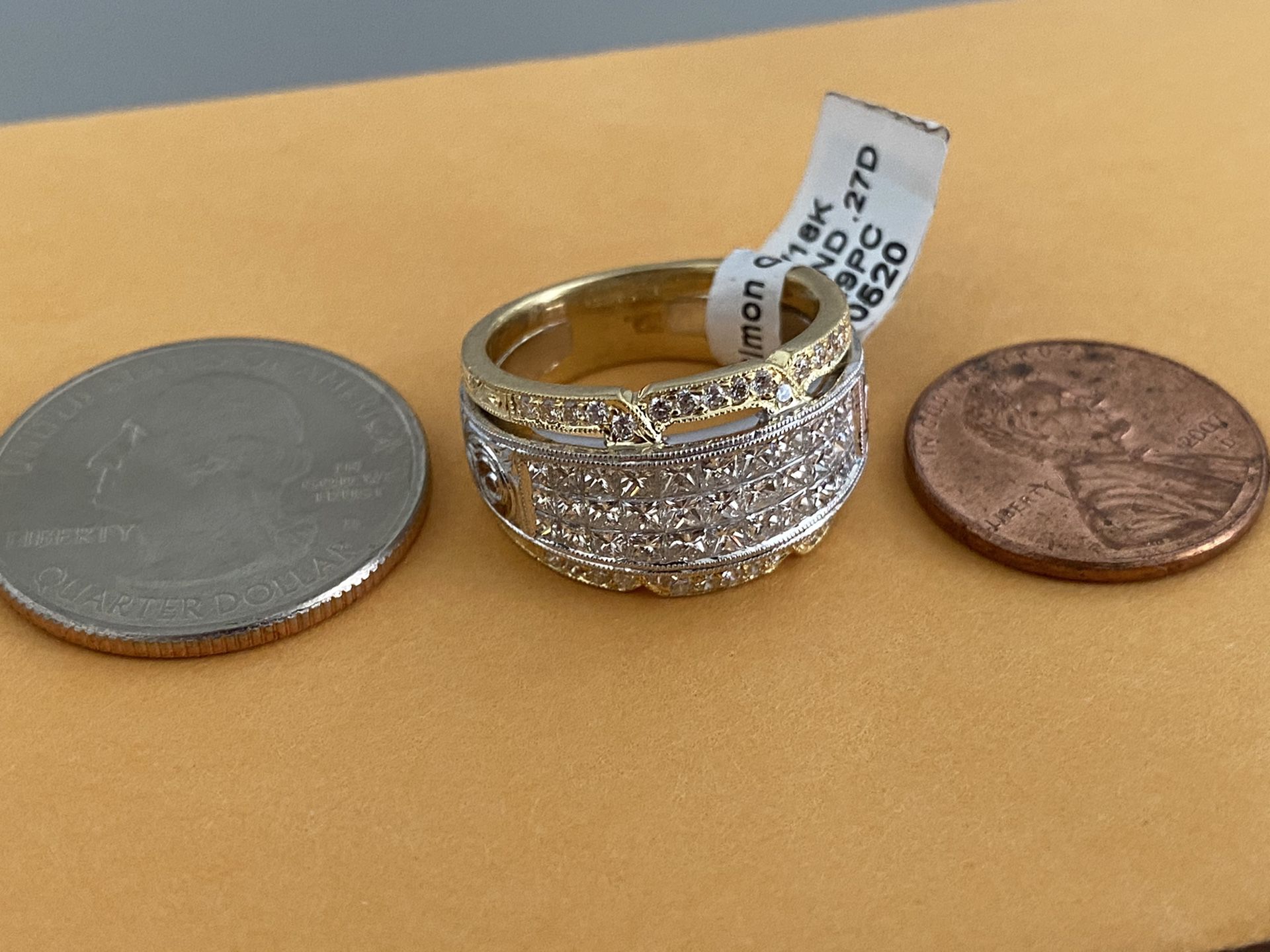 “SIMON G” DIAMOND RING SET IN 18KT GOLD & PLATINUM