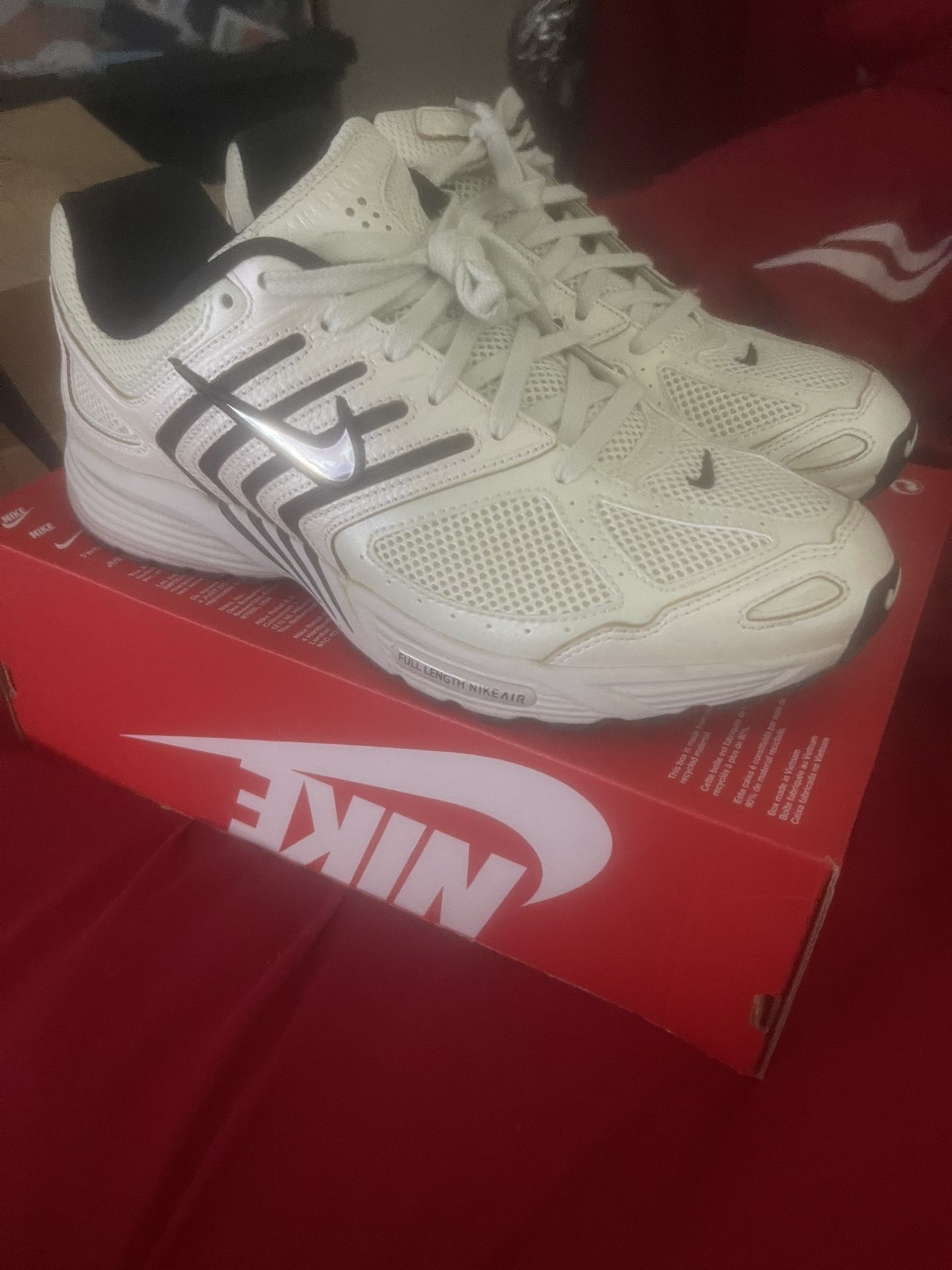 10.5 Men’s / 12 Women