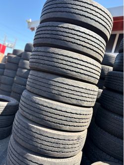 245/70/19.5 vendo set de Tires Goodyear semi nuevas las 4 por $280