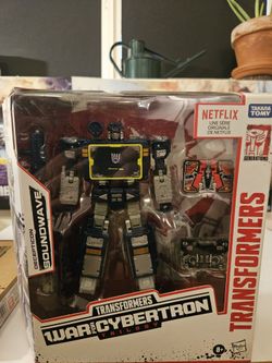 Transformers Netflix Wfc Soundwave With Extra Tapes