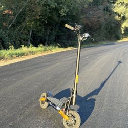 Kaabo Mantis Pro Se Electric Scooter 