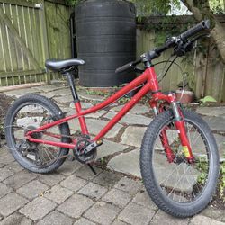 kids specialized bike 20” hot rock with front suspension