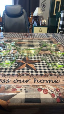 Rare  uranium glass 1930s art deco shrimp bowl set