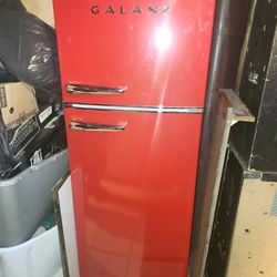 Red Galanz  Retro Refrigerator Freezer 