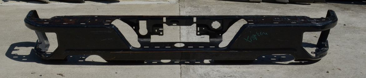 USED REF#M141 || 2019-2025 GMC SILVERADO/SIERRA 1500 || REAR METAL BUMPER