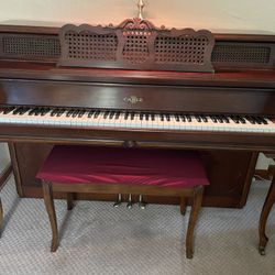 Cable Brand Piano In Excellent Condition