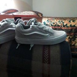 New VANS GIRLS SIZE 7