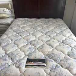 Queen size headboad and matress