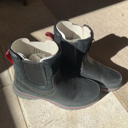 Size 11 UGG boots