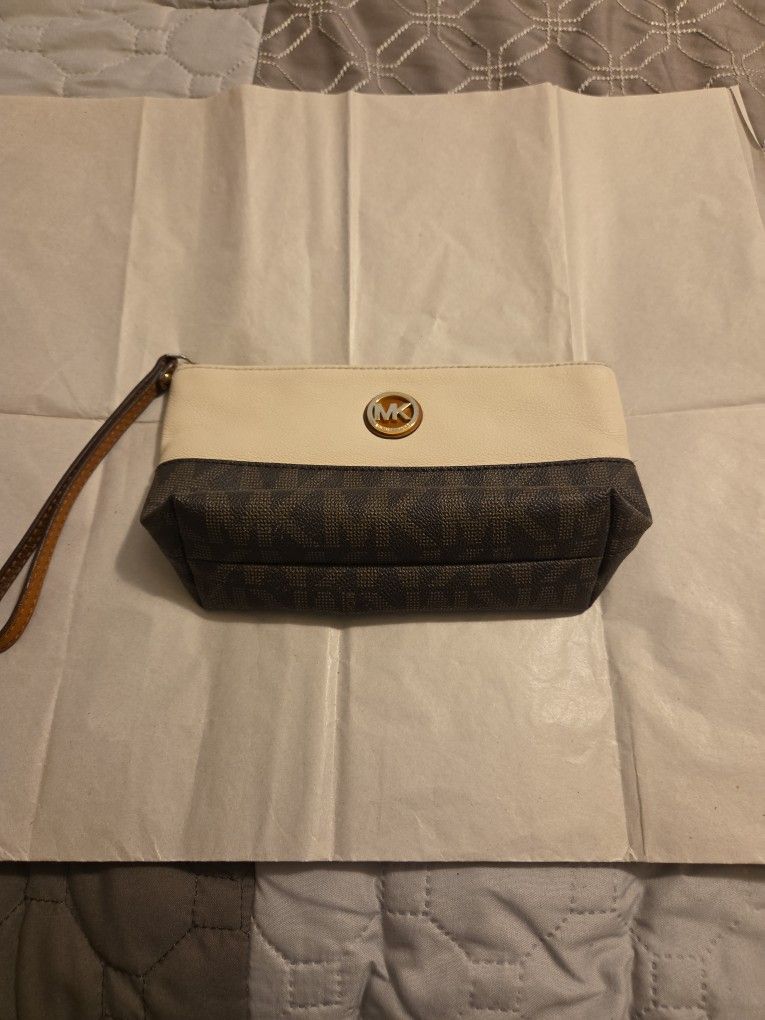 💥Michael Kors Wristlet💥