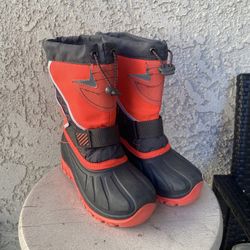 Girls Winter Snow Mountain Boots -Strap On - Toddler Size M - Fits a 5 to 7 year old - Gently Used  