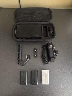 Camera accessories Tilta side handle, viltrox monitor, extra batteries