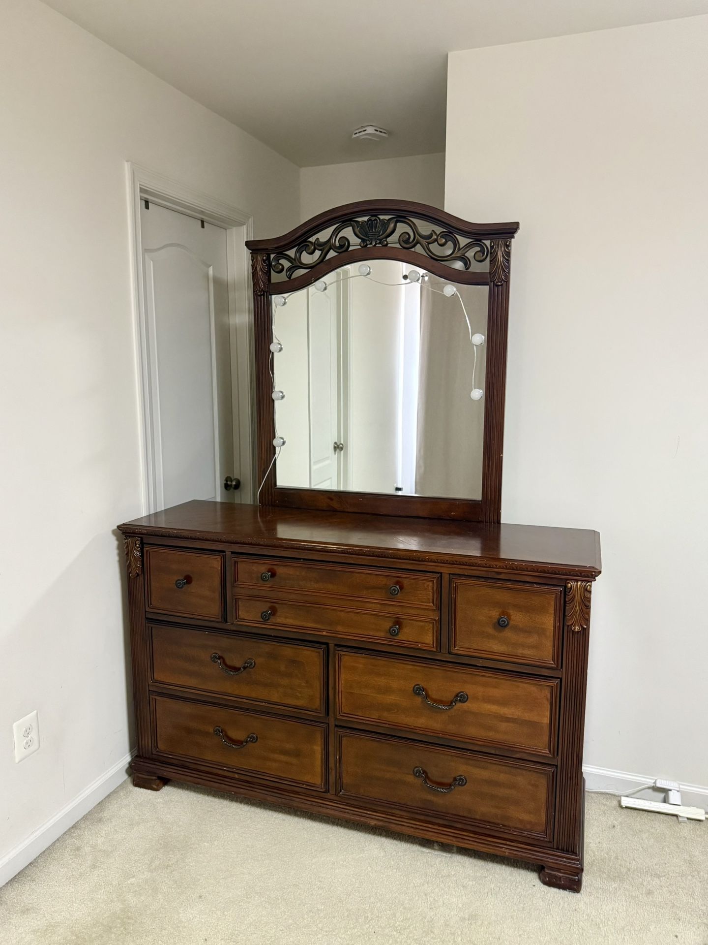 Wood Chest With Mirror And Makeup Lights