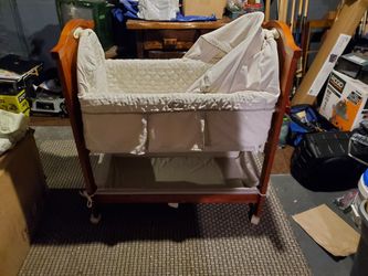 Eddie Bauer Bassinet 