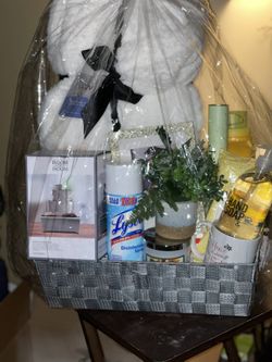 Housewarming Gift basket