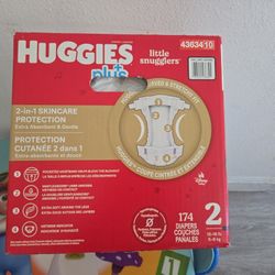 Huggies Pampers  Size 2 