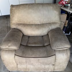 Jerome’s Electric Recliner
