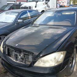 2007 Mercedes S550 FOR PARTS ONLY