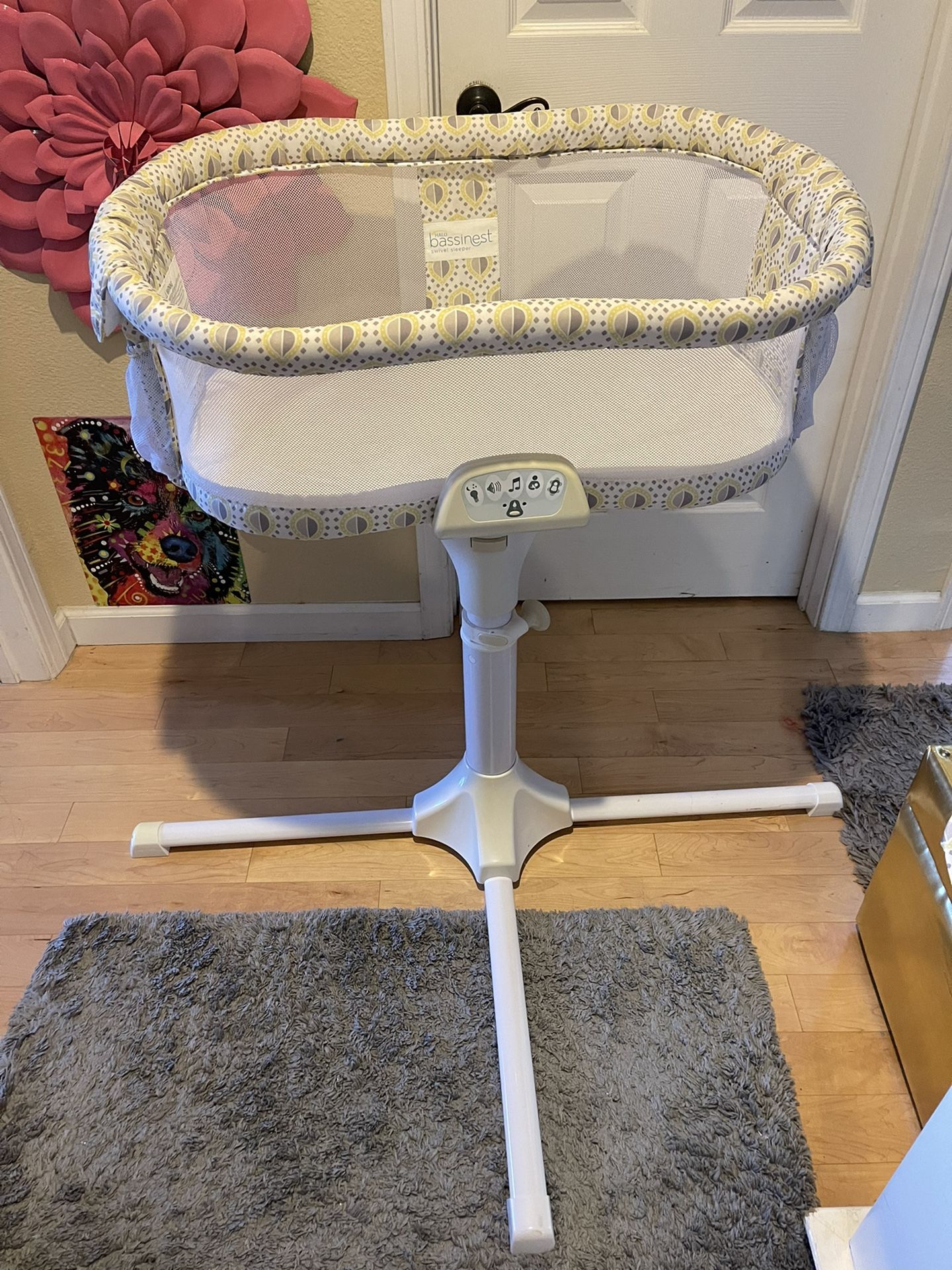 Halo Bassinest Swivel Sleeper Yellow Grey and White With White Base