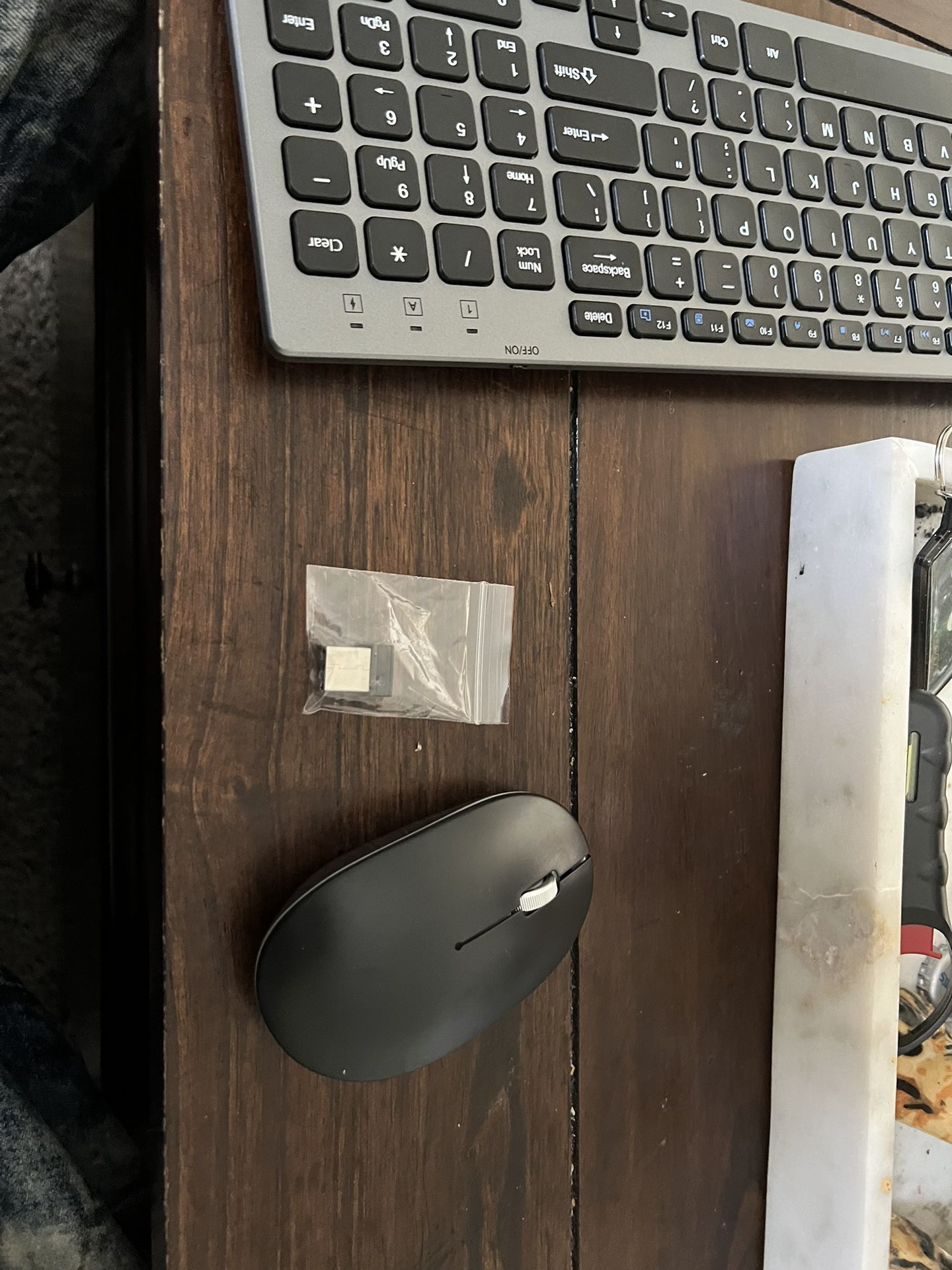Fenifox Wireless Keyboard N Mouse 