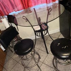 Table &Chairs 
